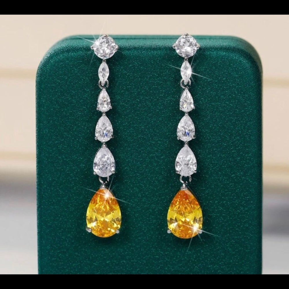 - Women's Yellow topaz 1.5ct Drop earrings with Swarovski elements